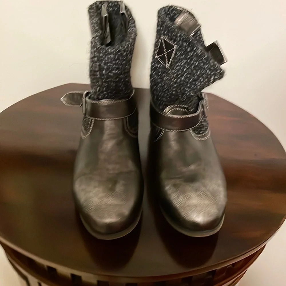 Muk Luks‎ booties